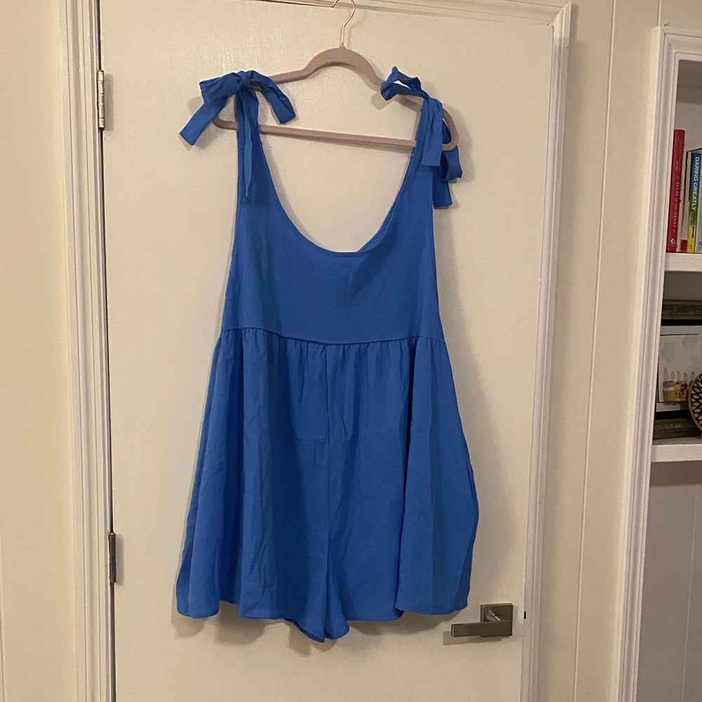SHEIN Blue Tie-Shoulder Romper